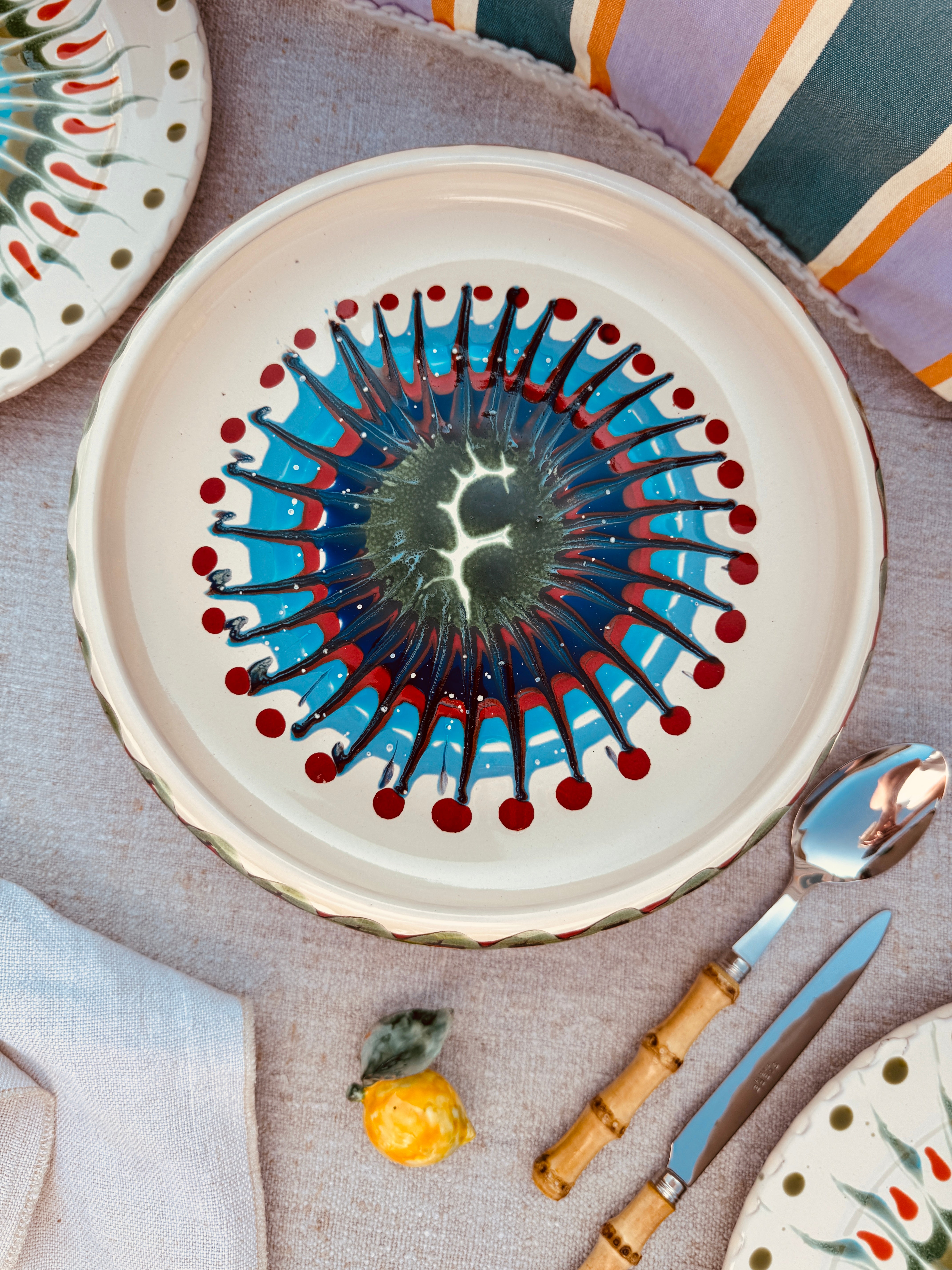 UNIQUE PIECE Psychodelic Frisbee High Plate - 25cm ONLY 1 X AVAILABLE