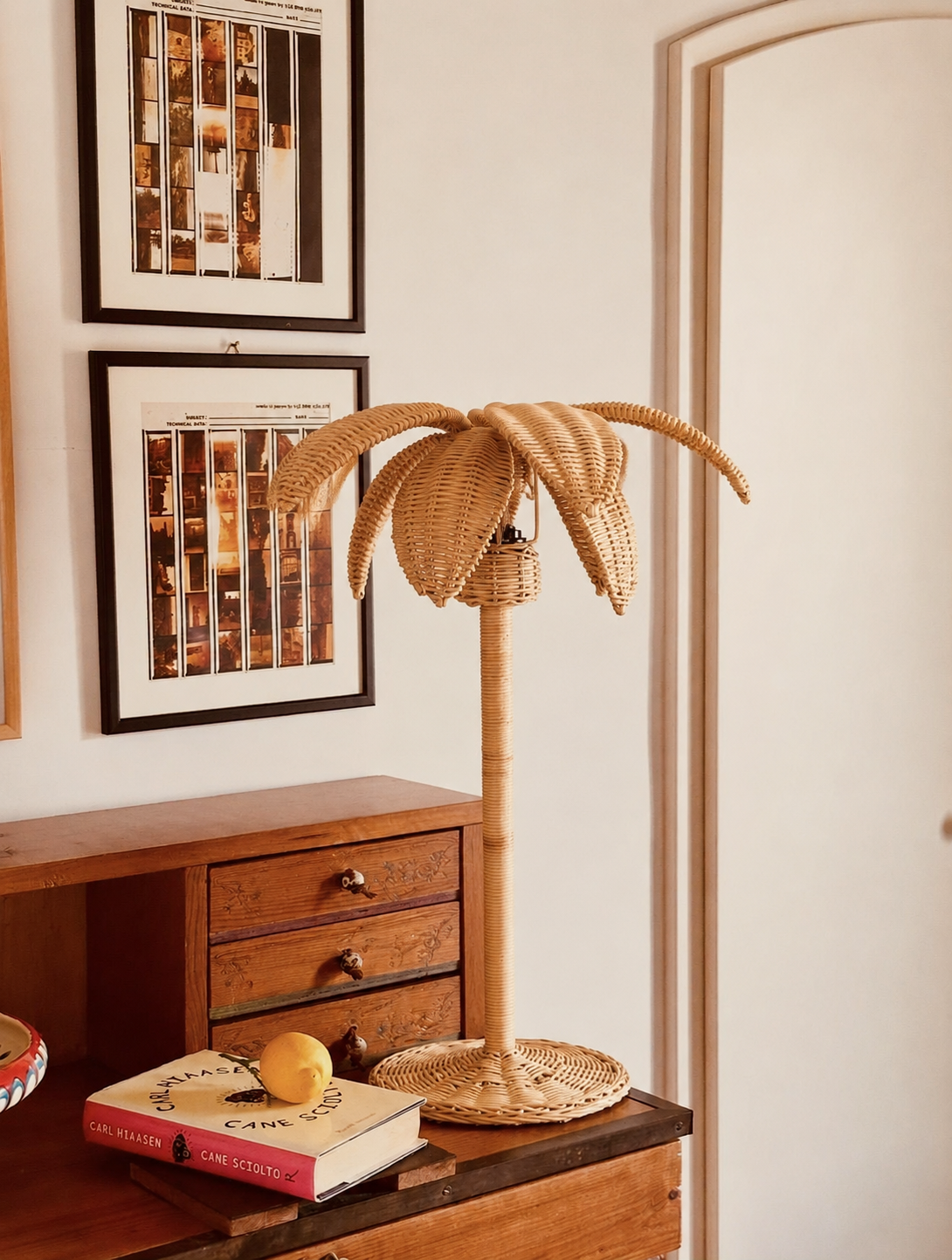 Luma Rattan Floor Lamp – Handwoven Natural Lamp with Iron Base – Mediterranean Lighting