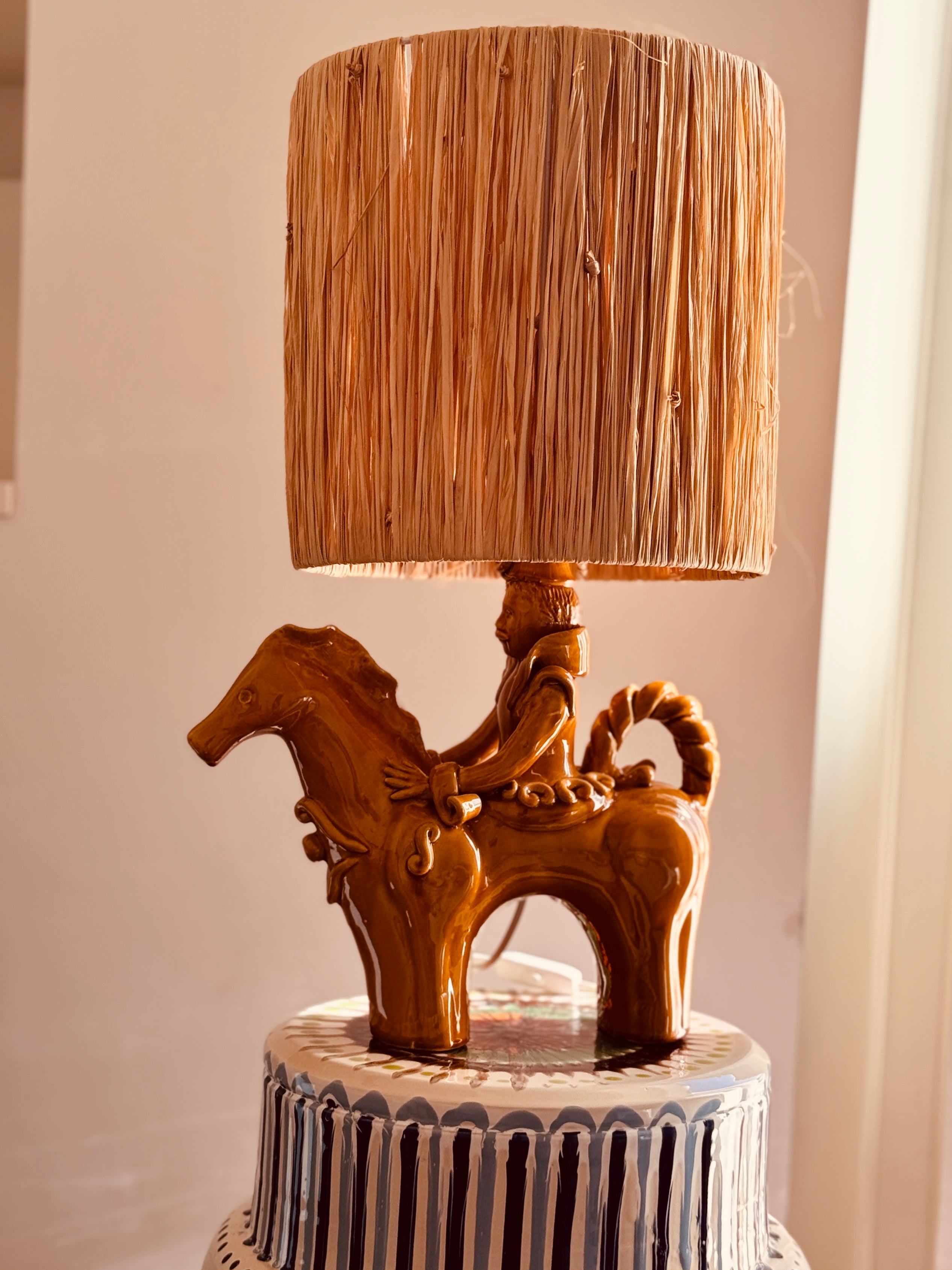 Lampada  "Elegant handcrafted ceramic lamp - Cavaliere tradizionale a Cavallo"